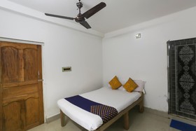 SPOT ON 68086 Shanti Guest House