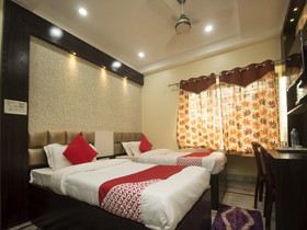 Classic Lodge By OYO Rooms