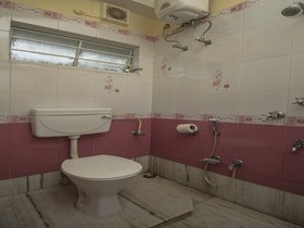 Classic Lodge By OYO Rooms