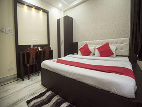 Classic Lodge By OYO Rooms