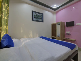 Dhaka Lodge  By OYO Rooms