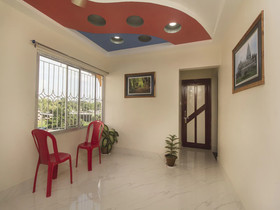 Dhaka Lodge  By OYO Rooms