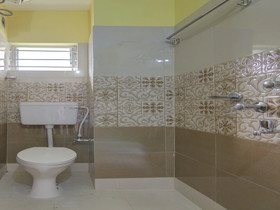 Dhaka Lodge  By OYO Rooms