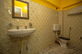 Hotel Hiya by OYO Rooms