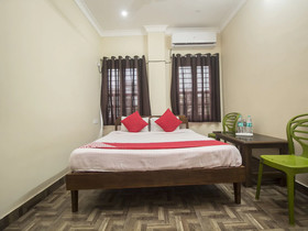 SS Lodge By OYO Rooms