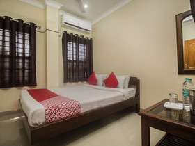 SS Lodge By OYO Rooms