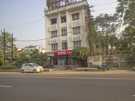 Sudhriti Hotel By OYO Rooms