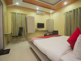 Sudhriti Hotel By OYO Rooms