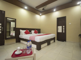 Sudhriti Hotel By OYO Rooms