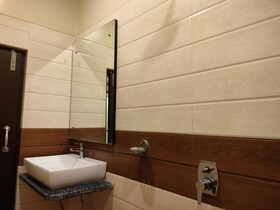 Hotel Binapani Deluxe 1