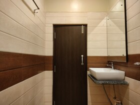 Hotel Binapani Deluxe 1