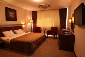 Noble Hotel