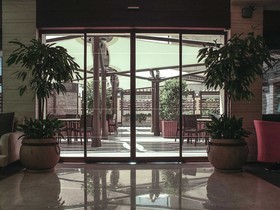 Eskan Alvand Hotel