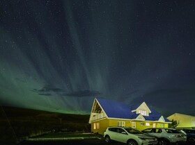North Aurora Guesthouse