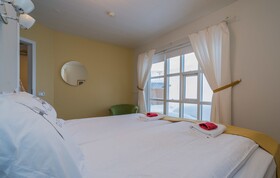 North Aurora Guesthouse