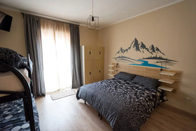 Snowake House