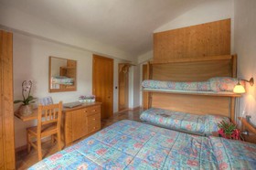 Hotel Iris