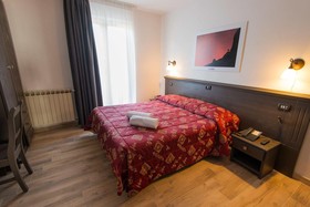 Hotel Iris