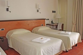Hotel Bed & Business