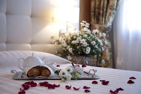 Queen Romantic House