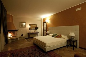 Queen Romantic House