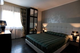 Queen Romantic House