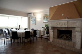 Queen Romantic House