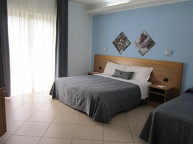 Manhattan Village Hotel