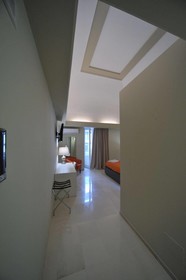 Gatto Bianco House