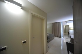 Gatto Bianco House
