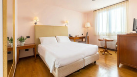 Dependance Center Hotel