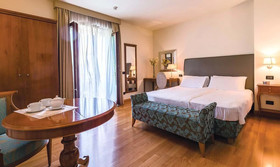Dependance Center Hotel