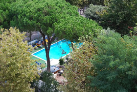 Hotel Carillon
