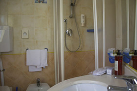 Charles Residence & Hotel