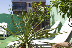 Charles Residence & Hotel