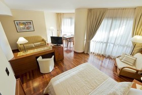 Savoy Beach Hotel & Thermal Spa