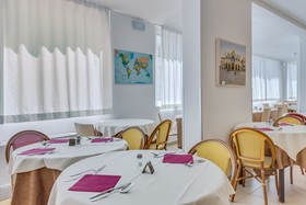 Hotel Ambassador