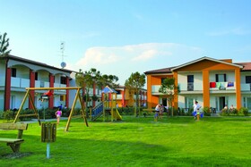 Villaggio Ai Pini Lido Altanea