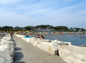 Villaggio Ai Pini Lido Altanea
