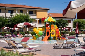 Villaggio Ai Pini Lido Altanea