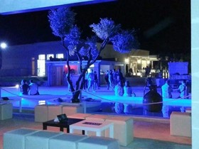 Reverse Hotel
