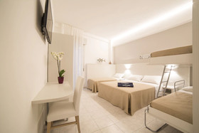 Hotel Ambra Cattolica