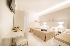Hotel Ambra Cattolica