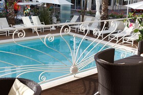 Hotel Luxor Beach