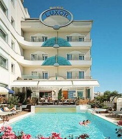 Hotel Luxor Beach