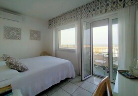 Hotel Luxor Beach