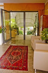 Aplo Hotel
