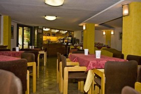 Aplo Hotel