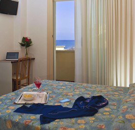 Aplo Hotel