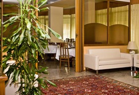 Aplo Hotel